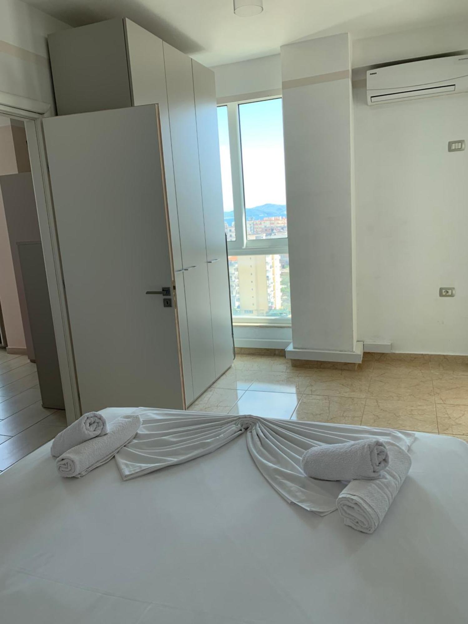 Guest - Sea Breeze Apartments Saranda Extérieur photo