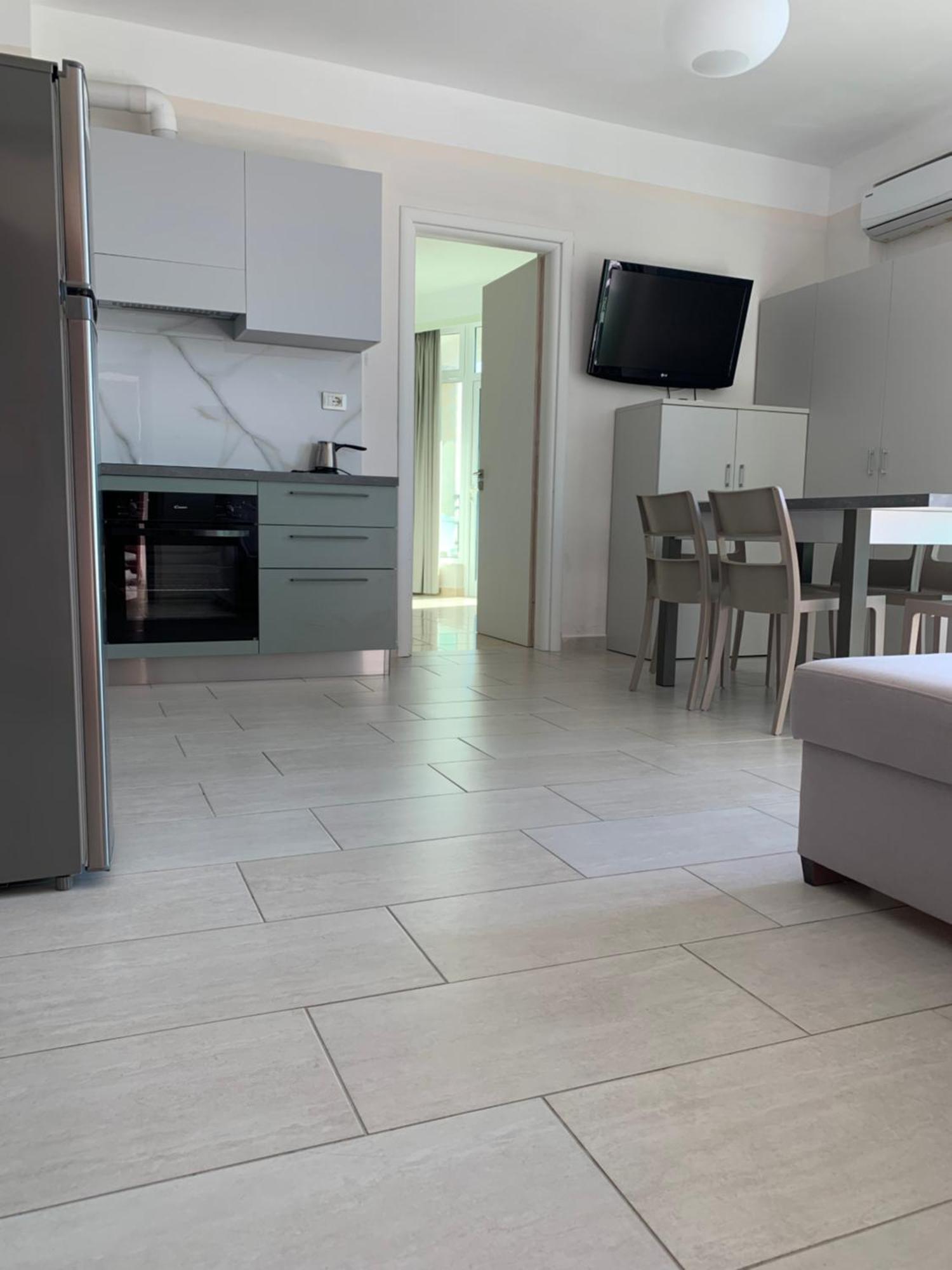 Guest - Sea Breeze Apartments Saranda Extérieur photo